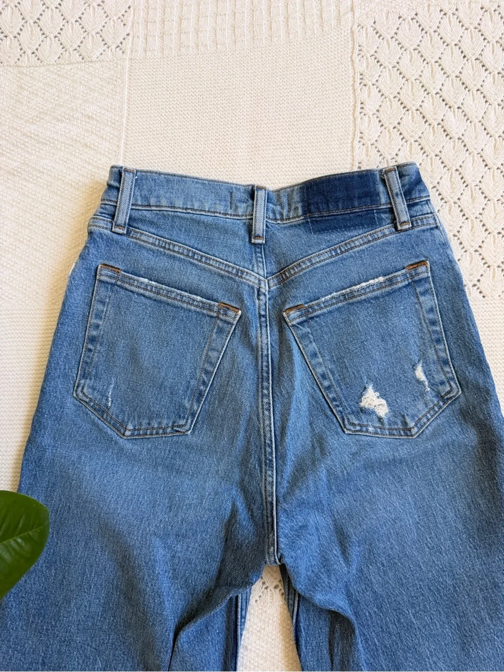 Abercrombie & Fitch Curve Love 90s Straight High Rise Blue cross over Jeans